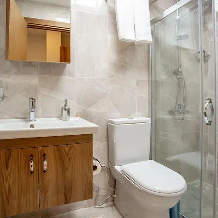 West Palace Hotel 2*