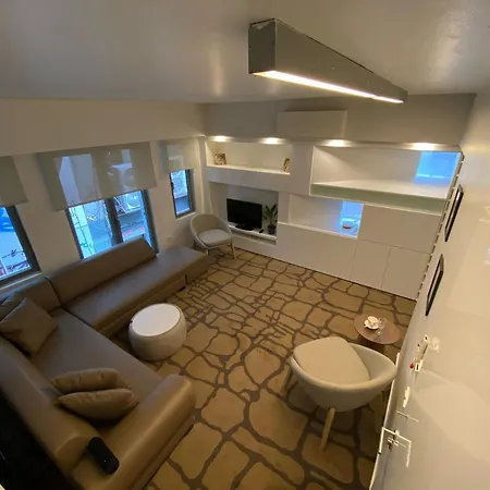 West Palace 2*