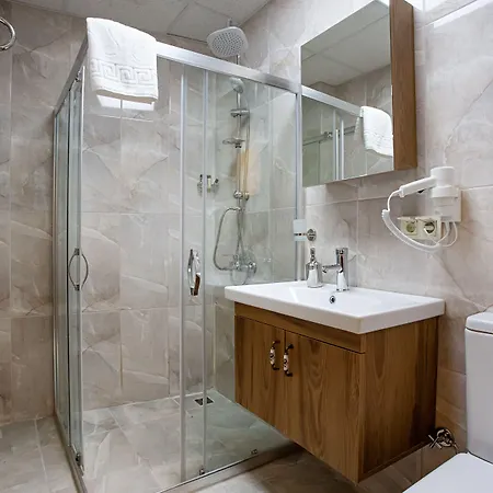 Hotel West Palace 2*