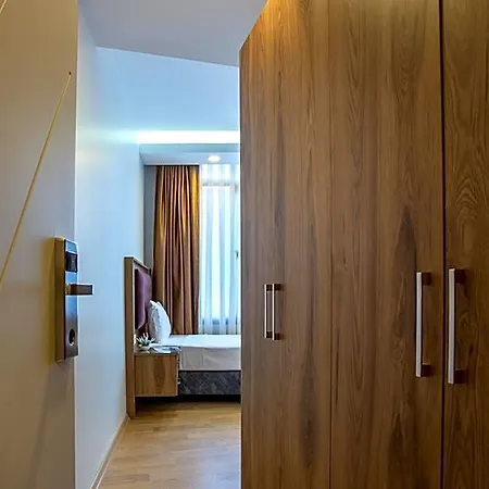 West Palace 2*