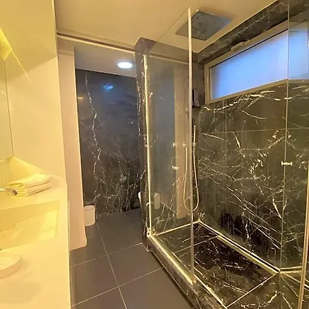 Hotel West Palace 2*