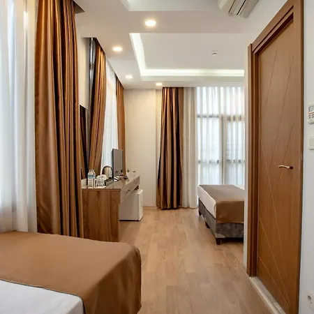 West Palace 호텔