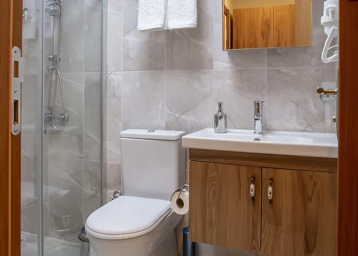 Hotel West Palace 2*