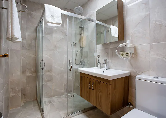 Hotel West Palace 2*