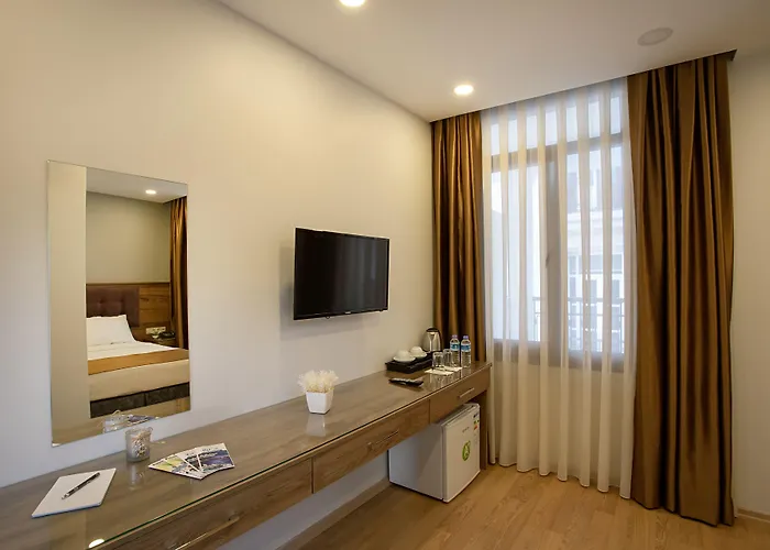 West Palace Hotel 2*