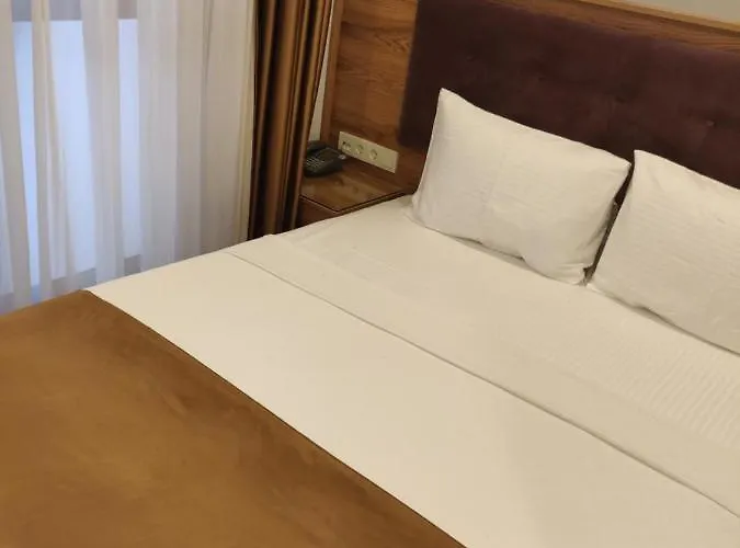 West Palace Hotel 2*