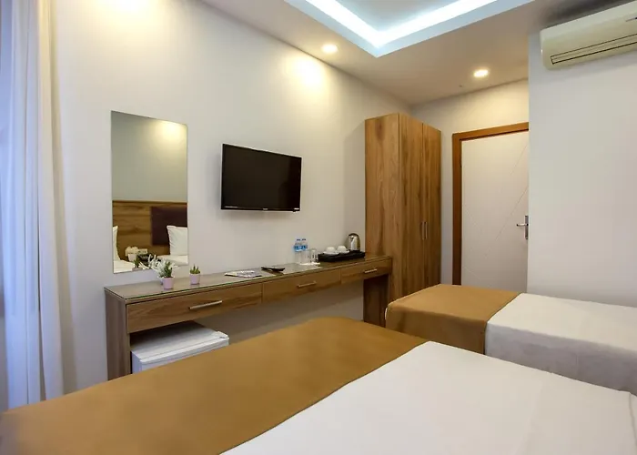 Hotel West Palace 2*