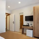 West Palace 2*