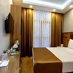 Hotel West Palace