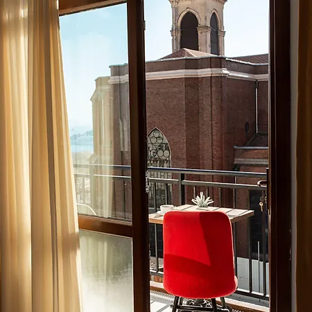 Hotel West Palace 2*